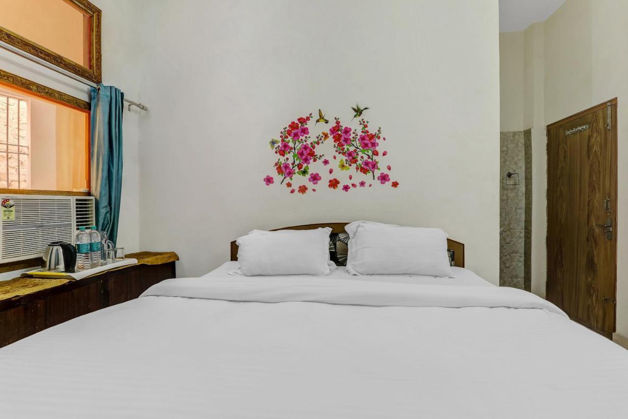 Hotel K V PALACE Varanasi Exterior foto